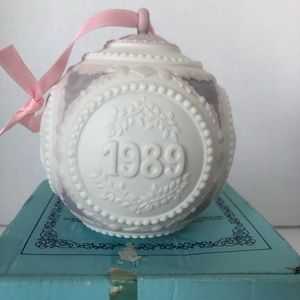 Lladro 1989 Ornament